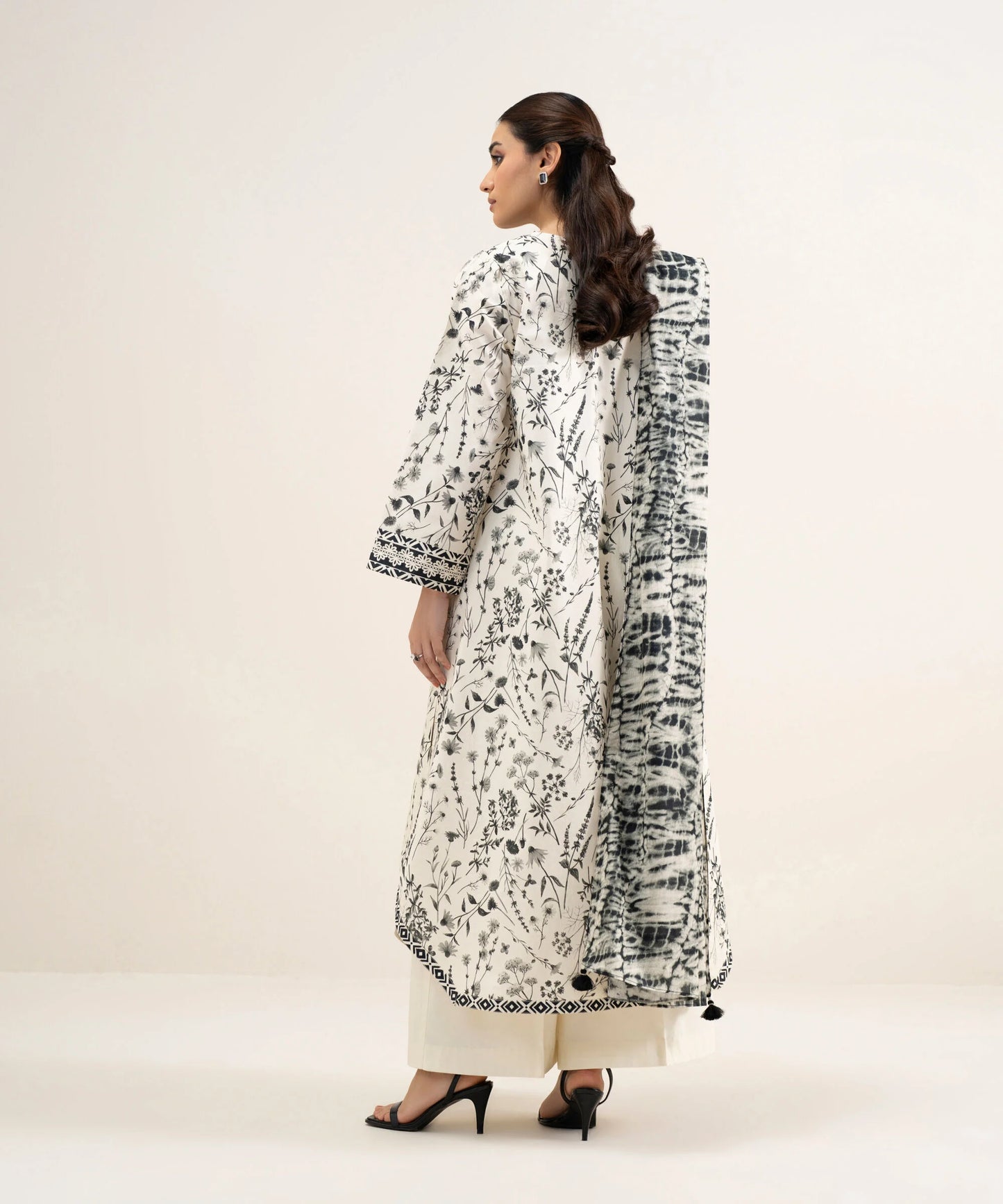 3 PIECE - EMBROIDERED LAWN SUIT