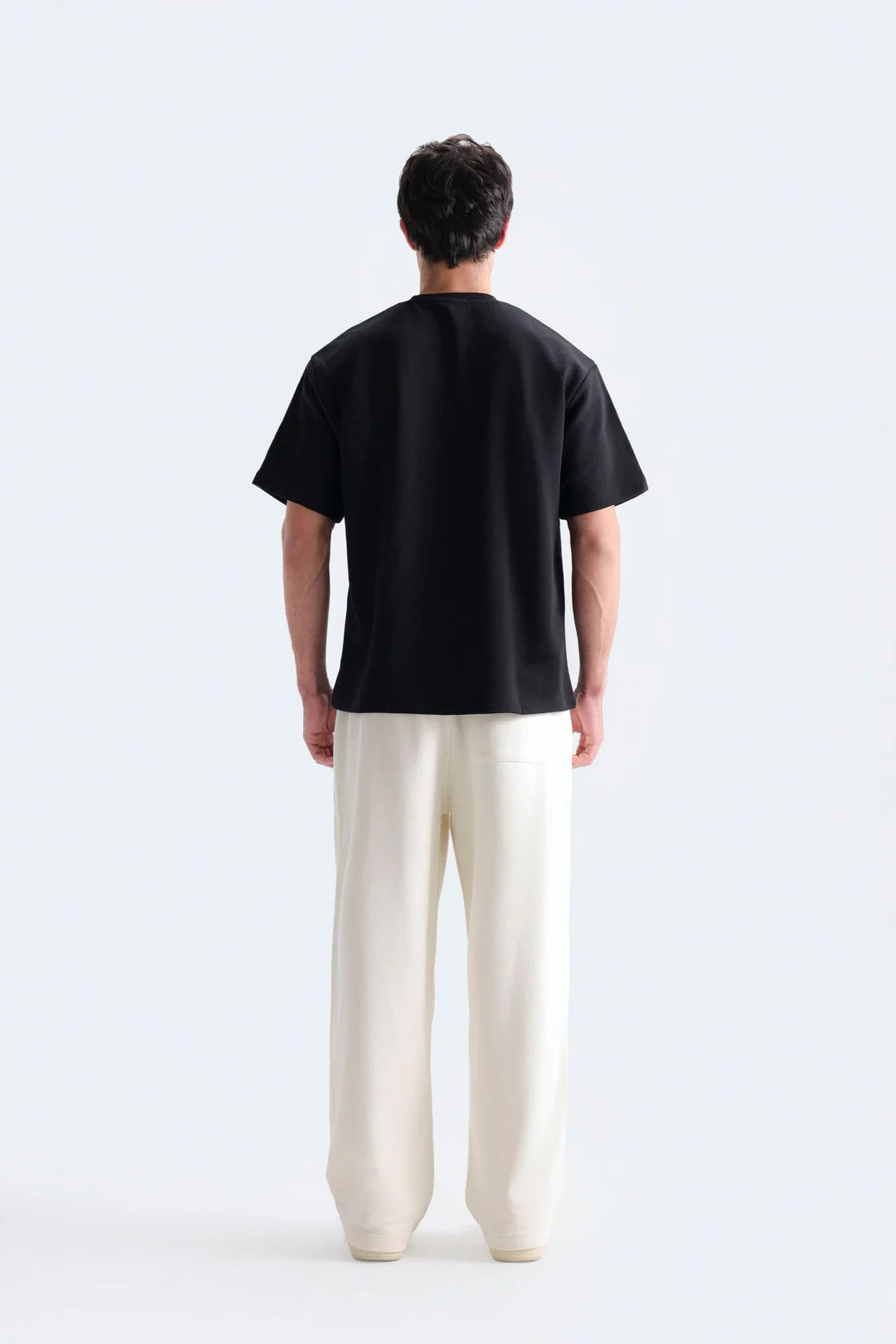 EMBROIDERED GRAPHIC T-SHIRT
