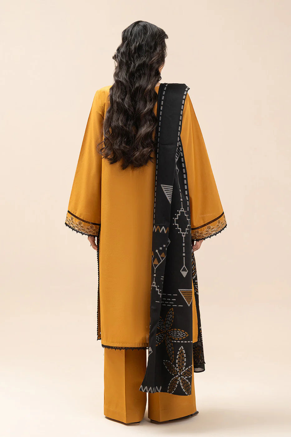 3 PIECE EMBROIDERED LAWN SUIT-