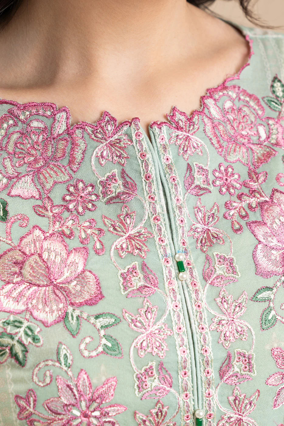 3 PIECE EMBROIDERED LAWN SUIT-