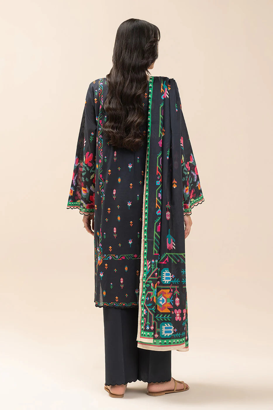 3 PIECE EMBROIDERED LAWN SUIT-