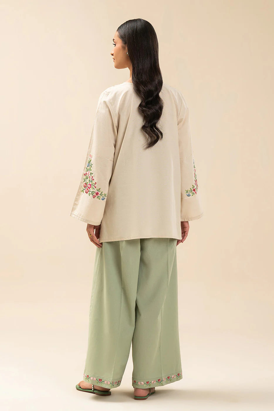 2 PIECE EMBROIDERED SUIT (FLOW)