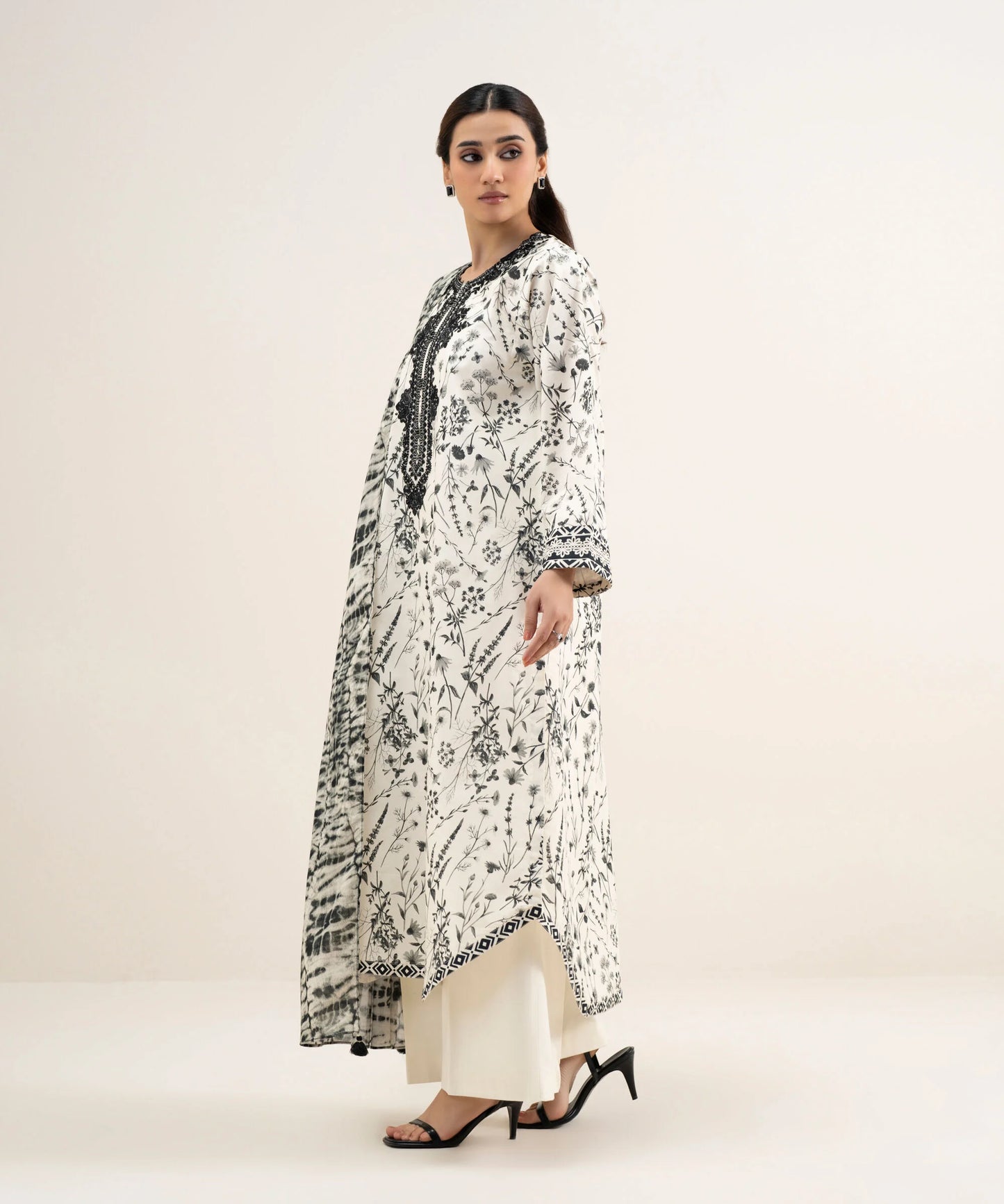 3 PIECE - EMBROIDERED LAWN SUIT