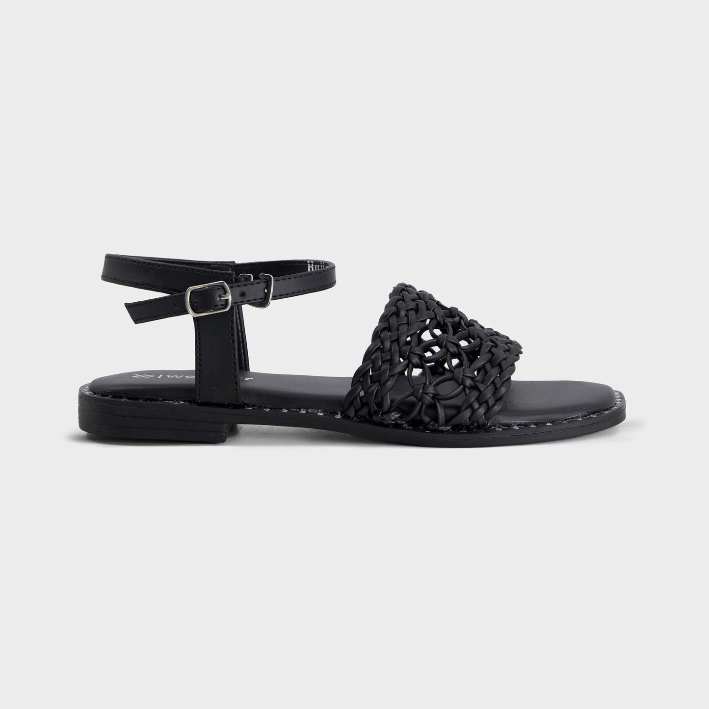 FLAT SANDALS