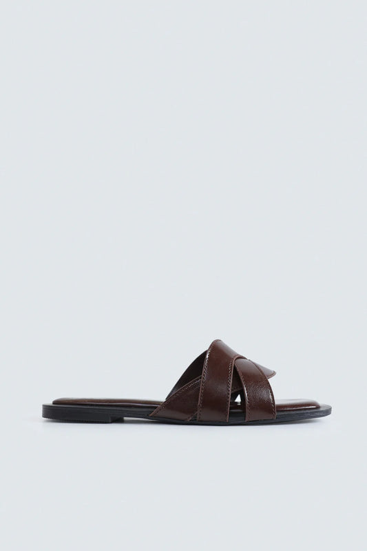 CRISS-CROSS FLATS