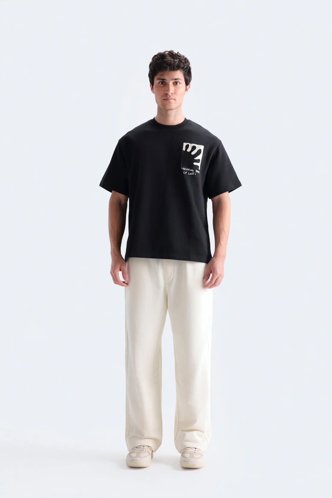 EMBROIDERED GRAPHIC T-SHIRT