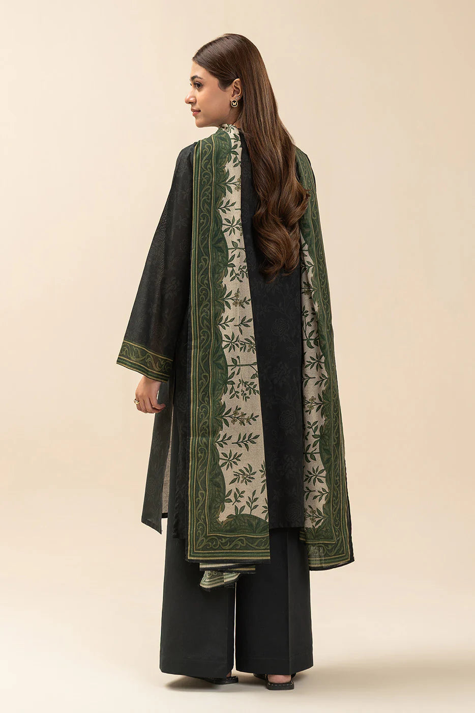 3 PIECE EMBROIDERED LAWN SUIT-