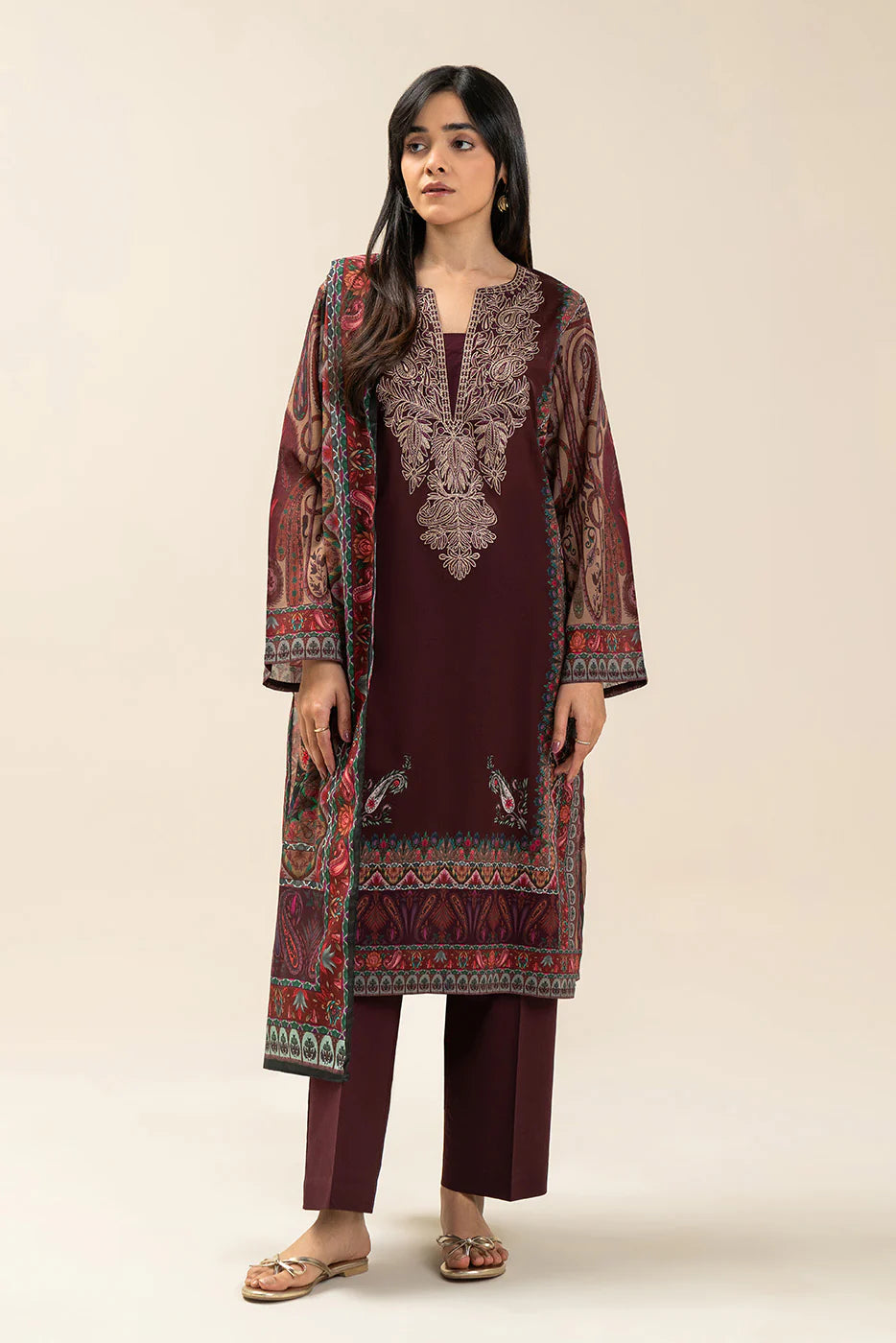 3 PIECE EMBROIDERED LAWN SUIT-