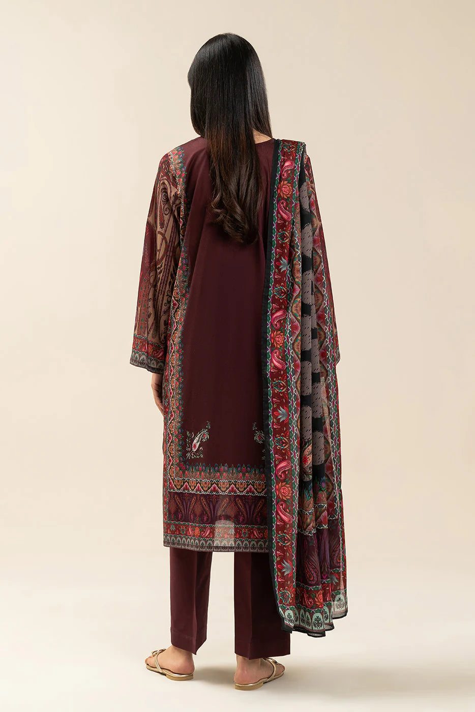 3 PIECE EMBROIDERED LAWN SUIT-