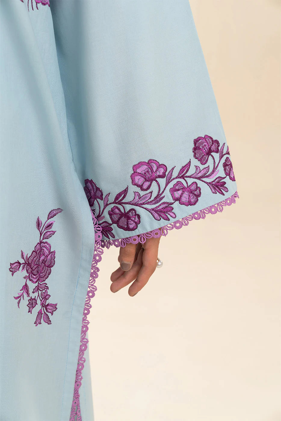 3 PIECE EMBROIDERED LAWN SUIT-