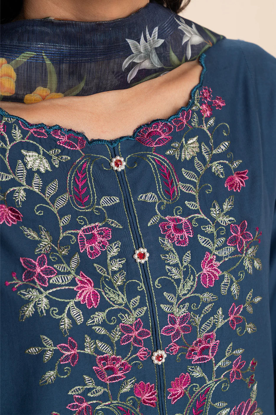 3 PIECE EMBROIDERED LAWN SUIT-