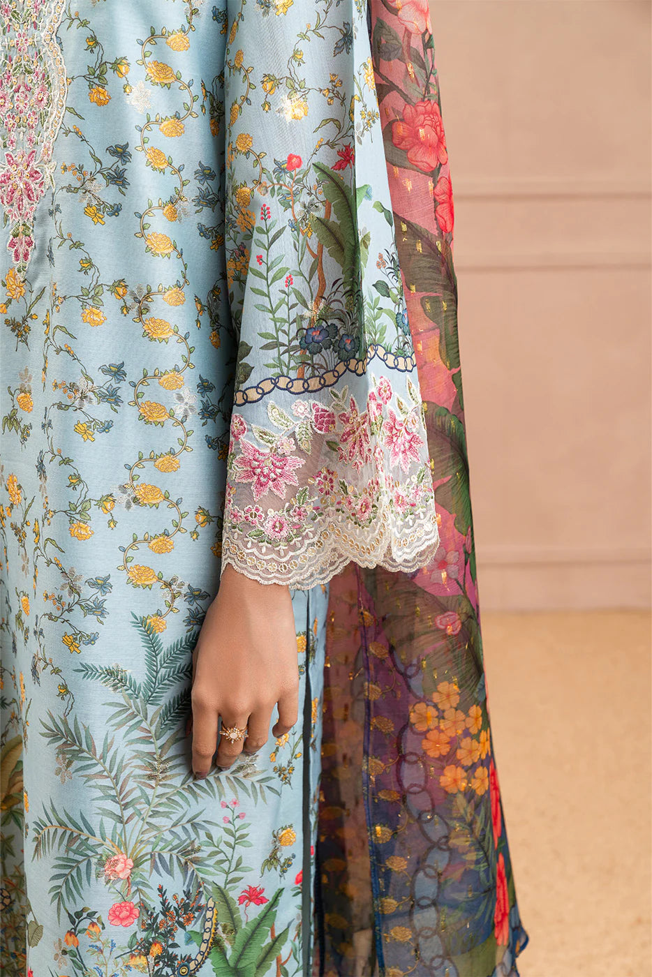 3 PIECE EMBROIDERED ZARI)